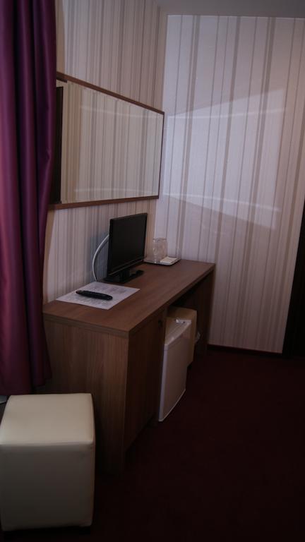Hotel La Strada Ploieşti Quarto foto